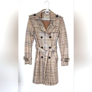 Softy Collection (Paris) Women's Double Breasted Plaid Trenchcoat.  Size S